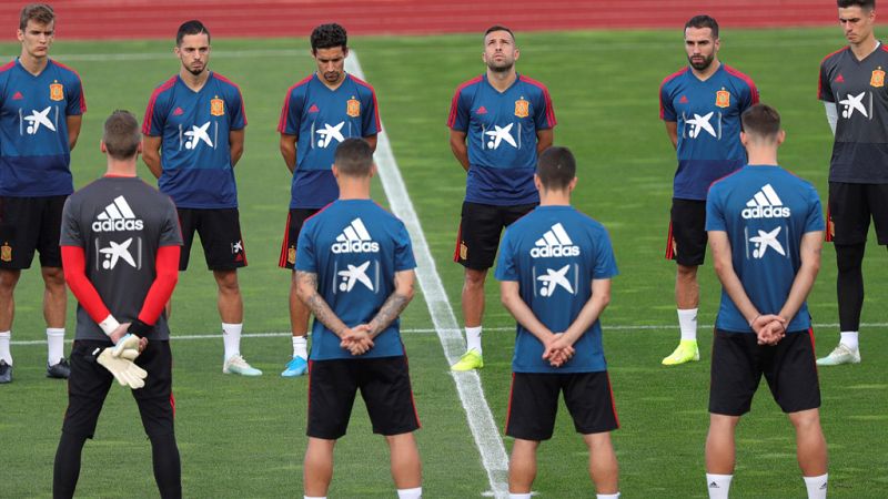 La selección española rinde homenaje a Blanca Fernández Ochoa | Ver