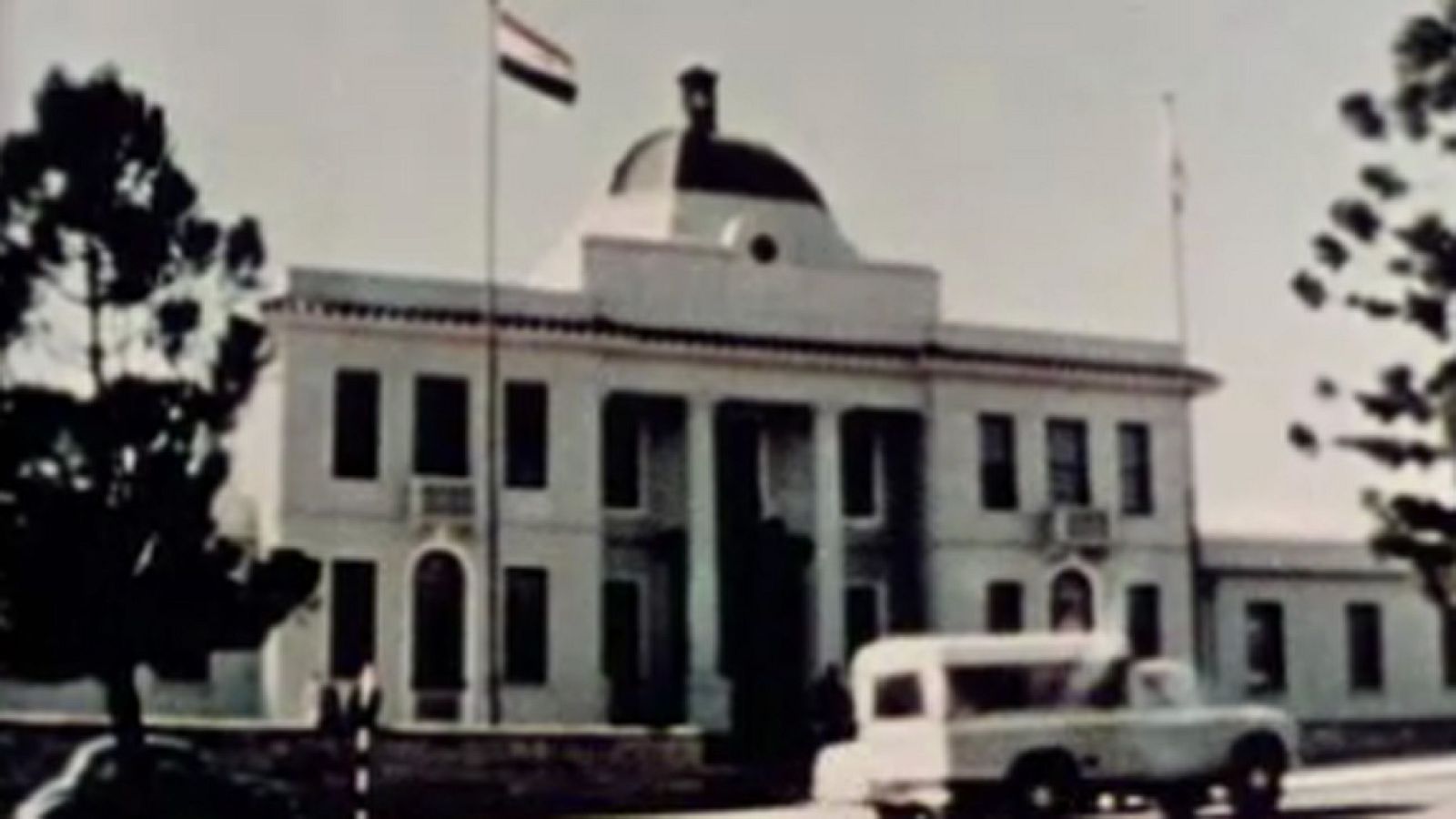 Primera página - 17 de abril de 1980: Nace Zimbabwe - Fue noticia en el Archivo de RTVE | Ver