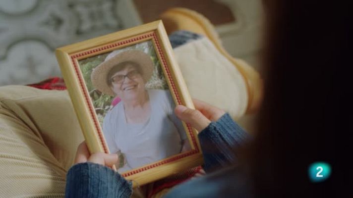 Bany compartit - Capítol 15 - Com t'enyoro, iaia