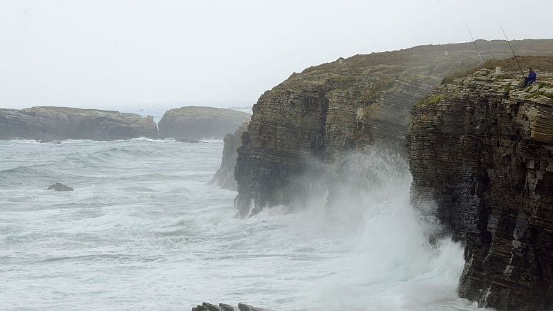 Intervalos de viento fuerte en el litoral de Galicia, Ampurdán, valle del Ebro y Menorca - Ver ahora