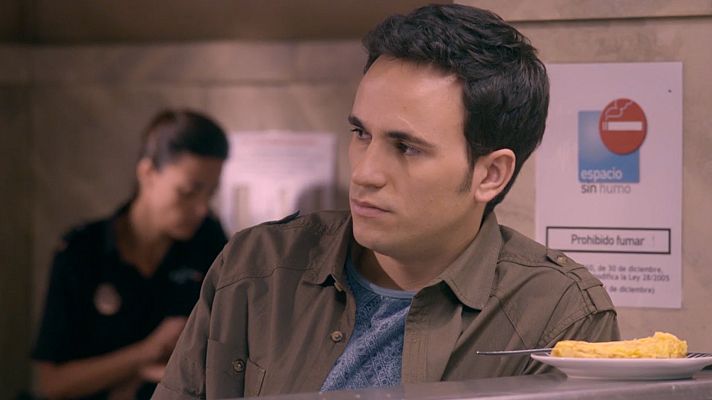 Servir y proteger - Toni discute con Paty en la Parra