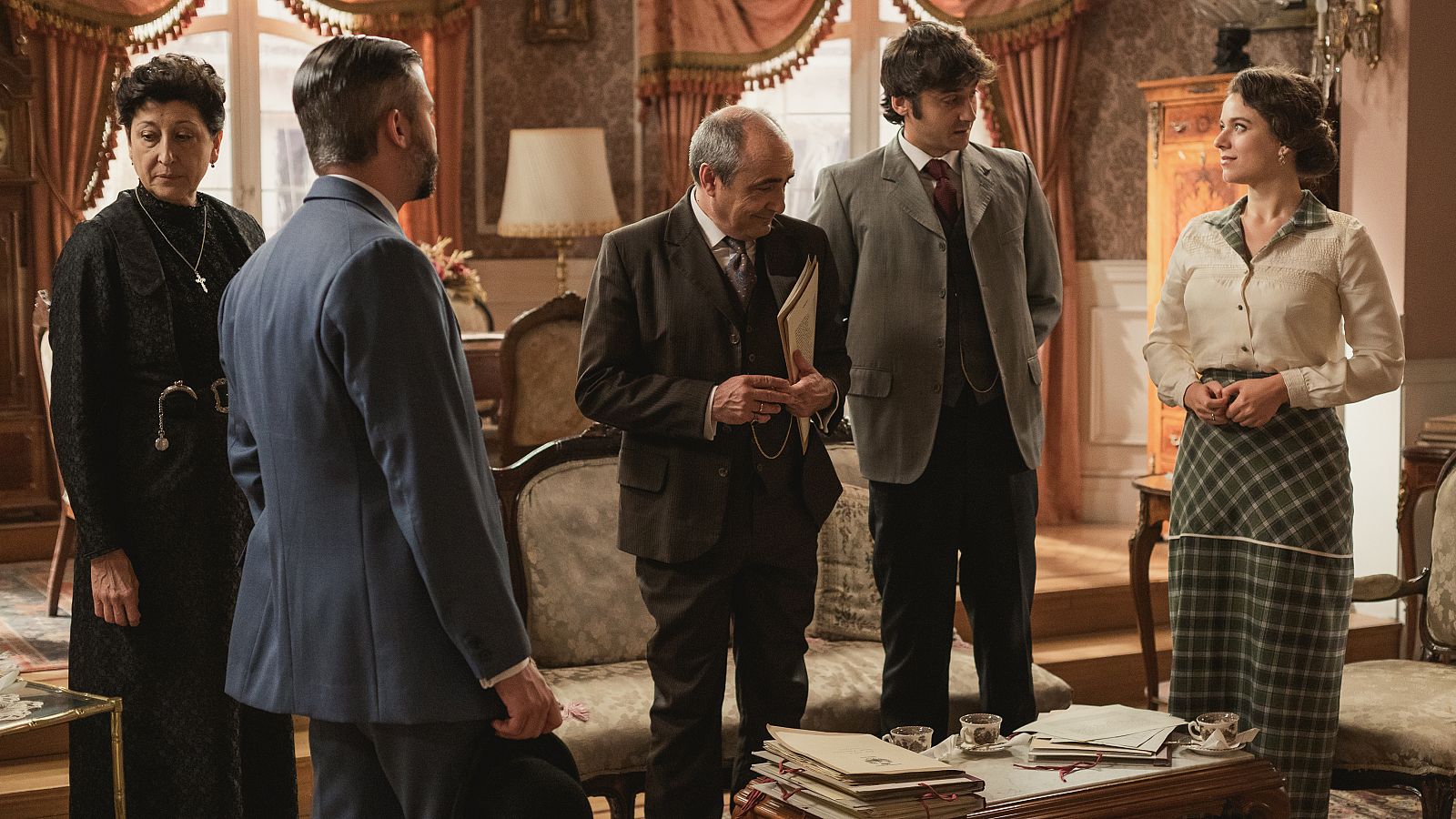 Continúa la tensión entre Felipe y Genoveva | Ver