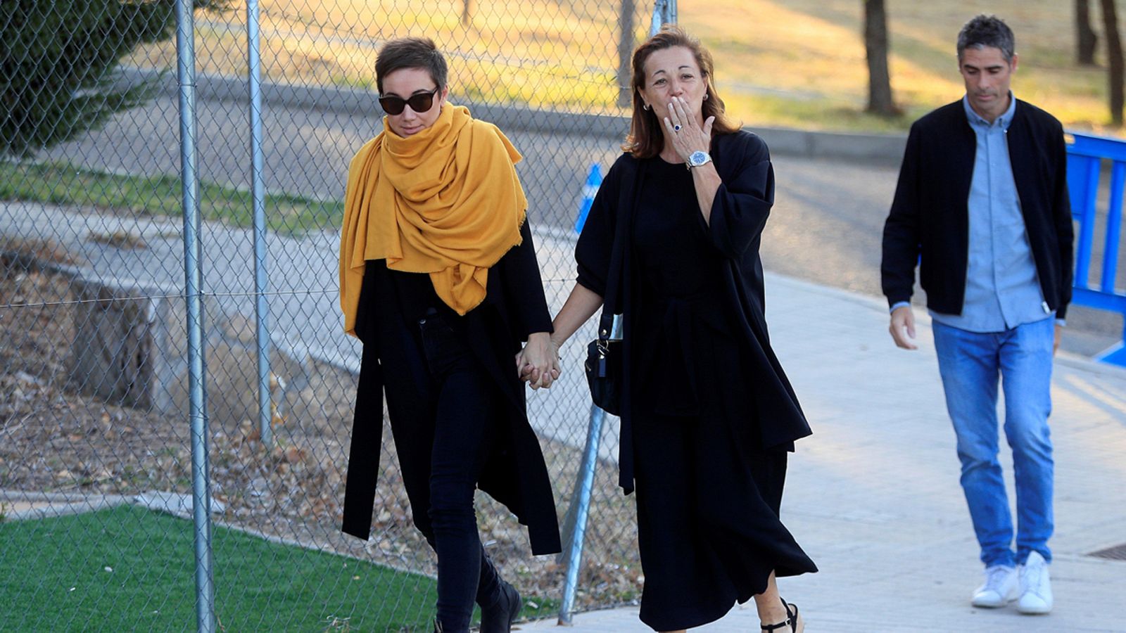 Familiares y amigos despiden a Blanca Fernández Ochoa: "Están todos rotos"