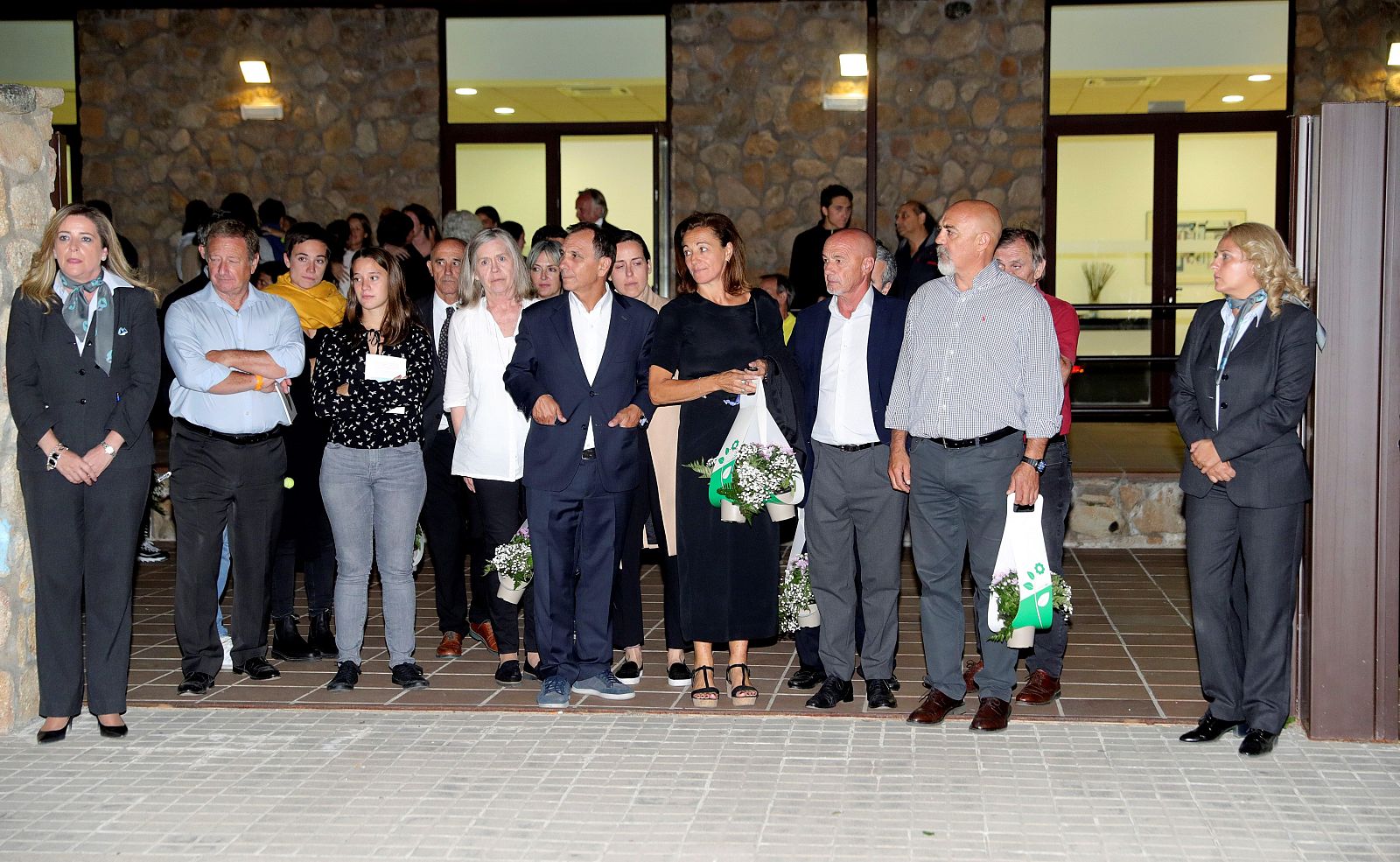 Familiares, amigos y autoridades dan el último adiós a Blanca Fernández Ochoa - RTVE.es | Ver