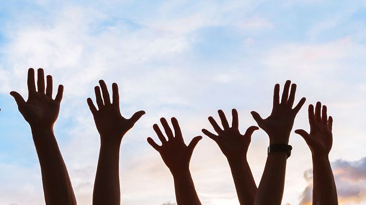 Telediario 1 - Más de 2.600 españoles trabajan como cooperantes alrededor del mundo