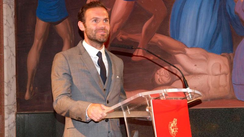 La selección homenajea a otro asturiano ilustre: Juan Mata - RTVE.es | Ver