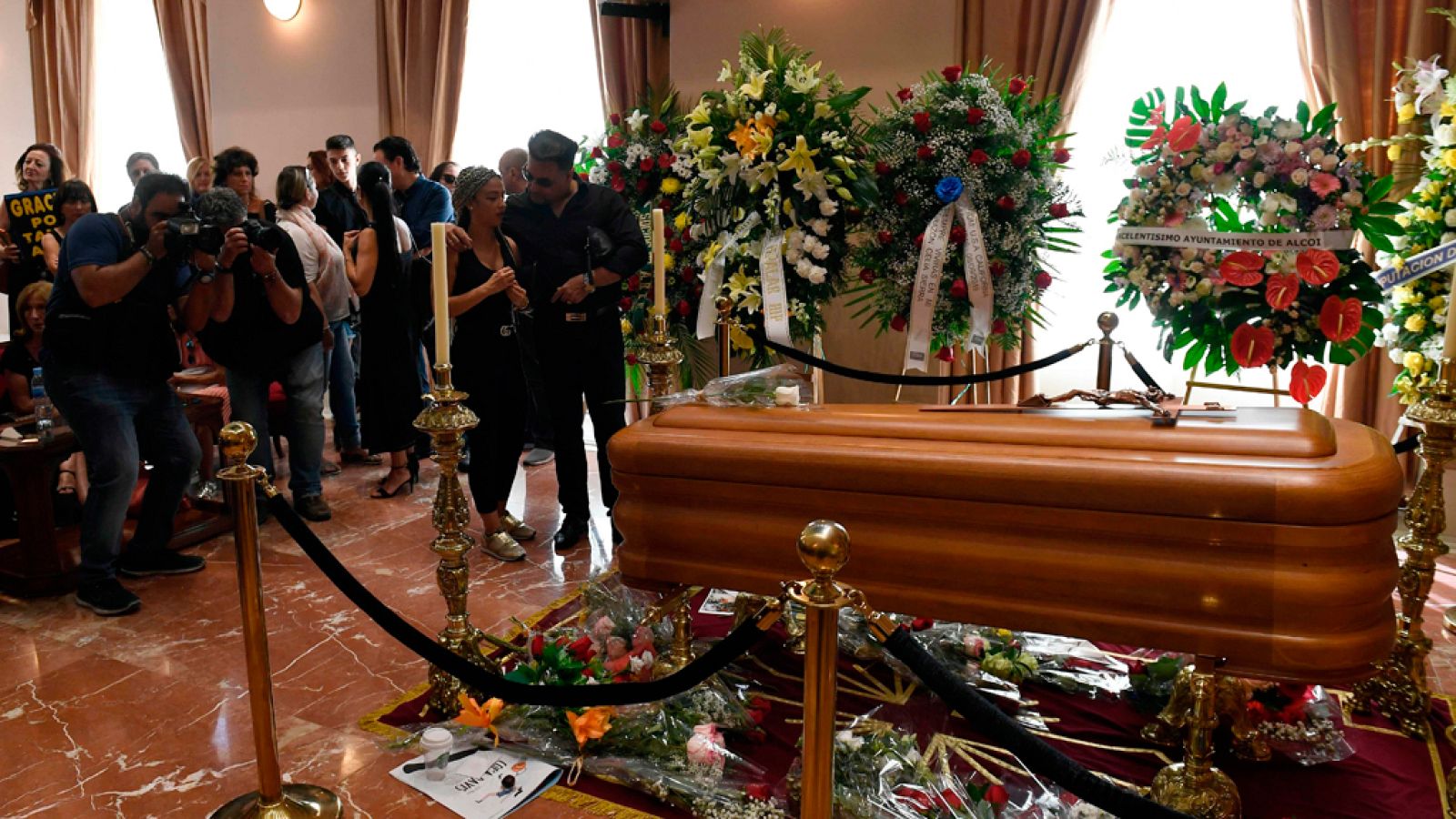 Admiradores, artistas y políticos despiden a Camilo Sesto