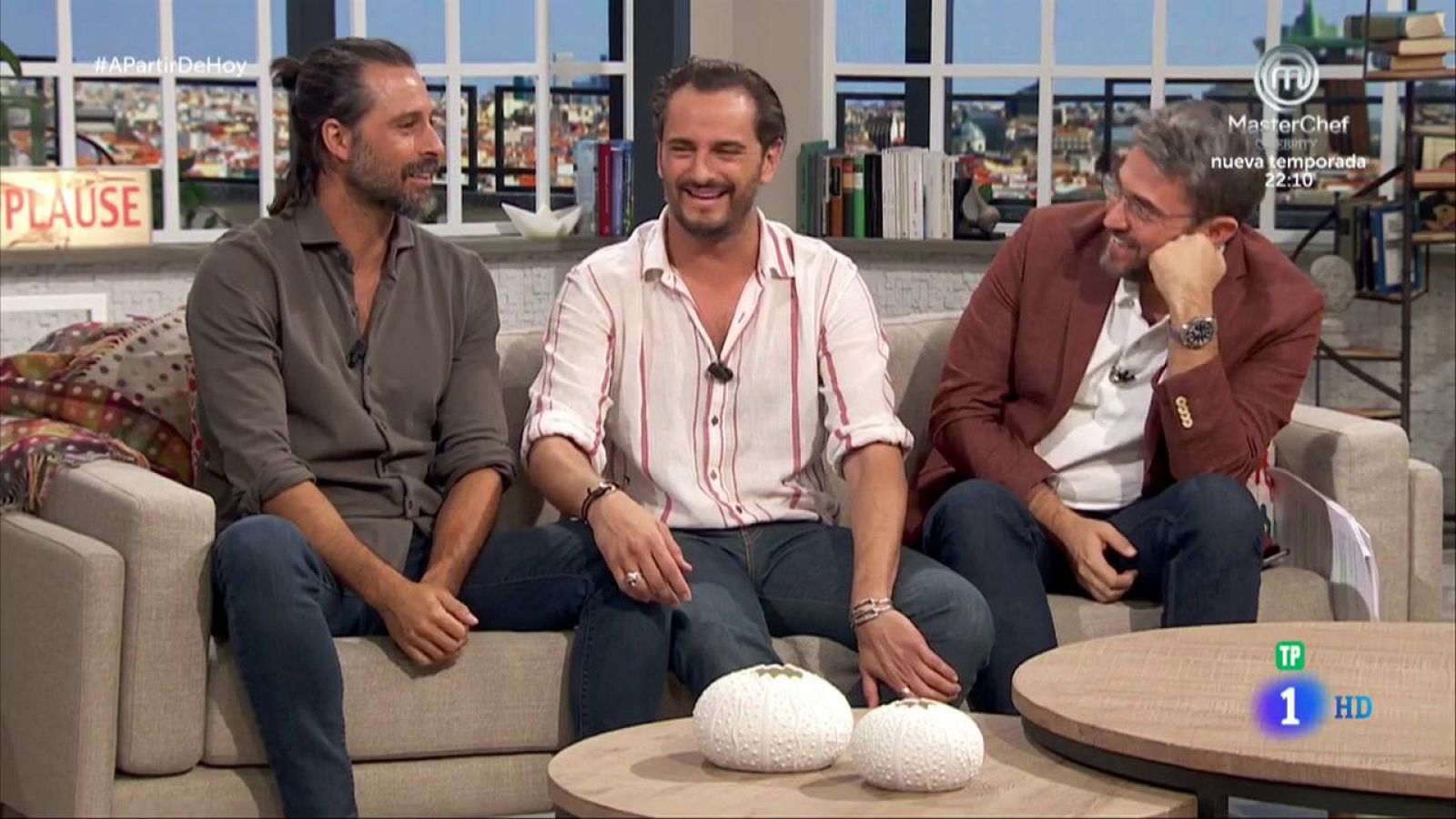 Asier Etxeandia interpreta en directo 'Simplemente perfecto