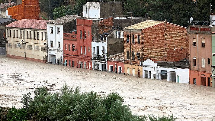 Informativo 24h - El río Clariano se desborda a su  paso por Ontinyent
