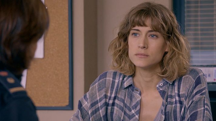 Servir y proteger - Miralles le asigna el caso de Carvajal a Silvia