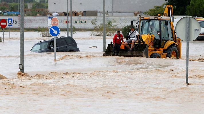 El tiempo - Las lluvias torrenciales han reactivado el nivel naranja en Cádiz, Córdoba, Jaén, Málaga y Sevilla
