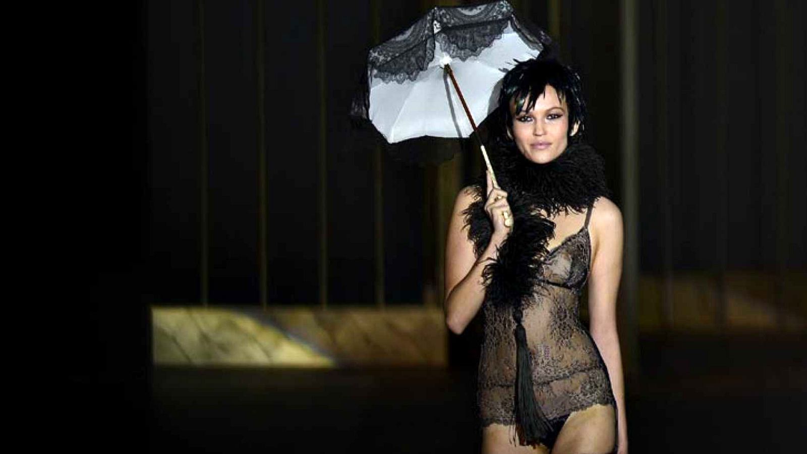 El diseñador de lencería y baño Andrés Sardá muere a los 90 años. | Ver