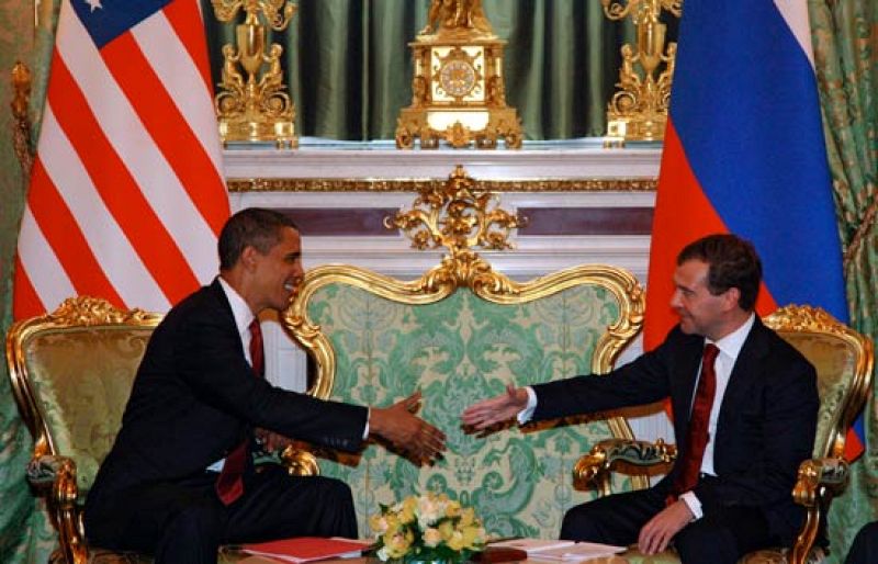 Rusia y EE.UU. firman un nuevo tratado para reducir el número de cabezas nucleares