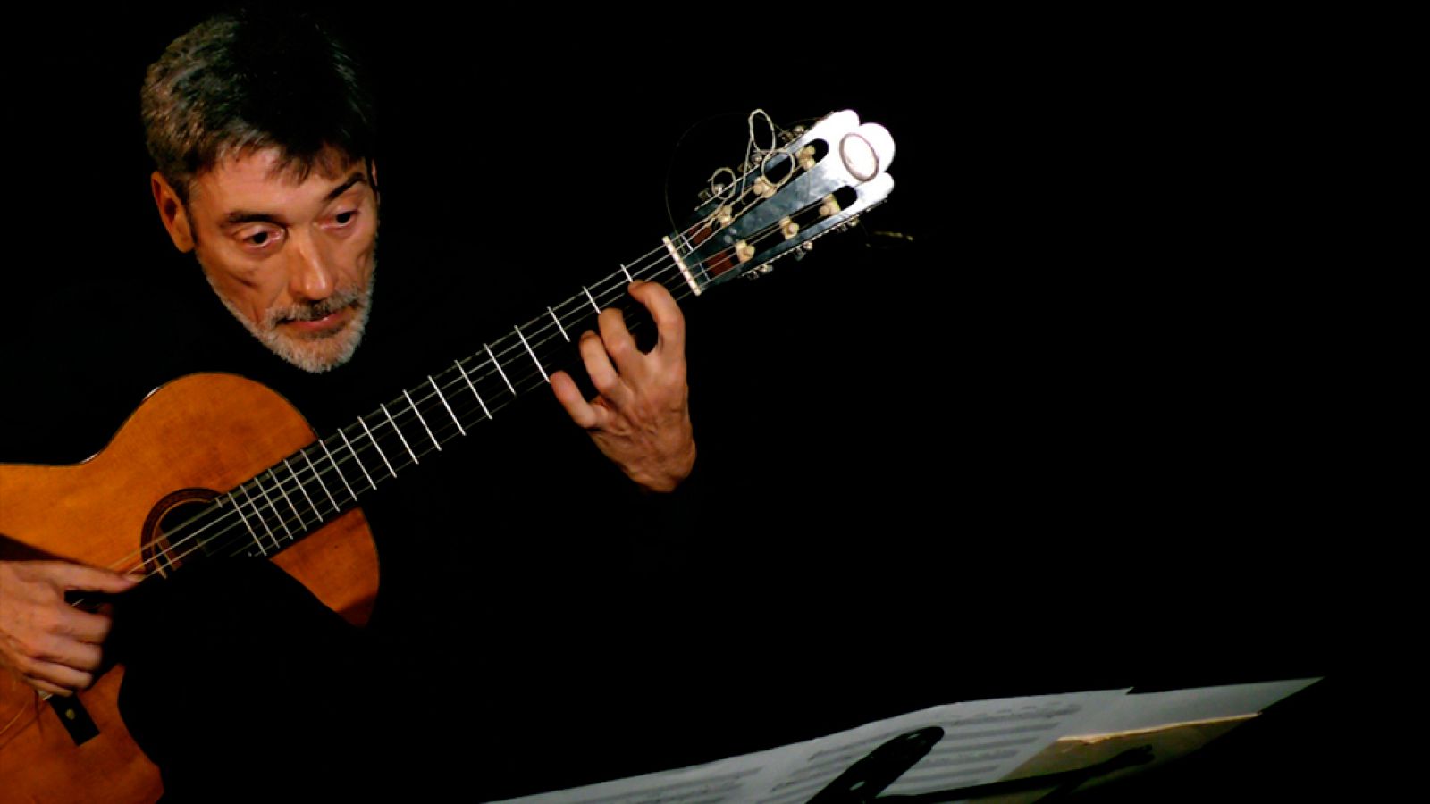 RTVE.es estrena un tráiler exclusivo de 'La española. La de Torres', el documental sobre el inventor de la guitarra española