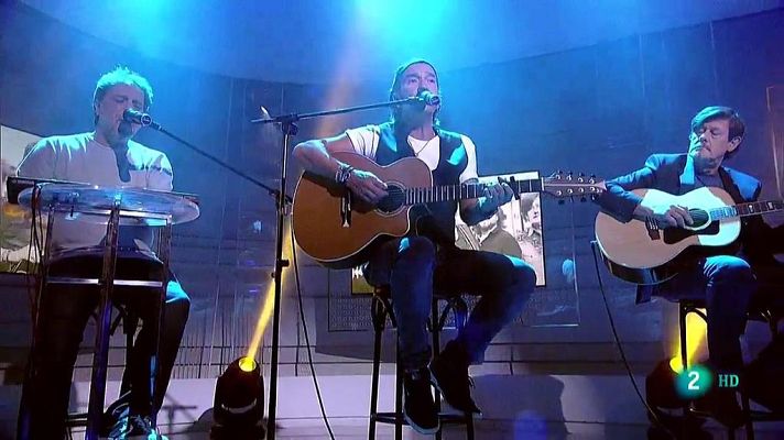 La 2 Noticias - Los Secretos interpretan "Mi Paraíso"