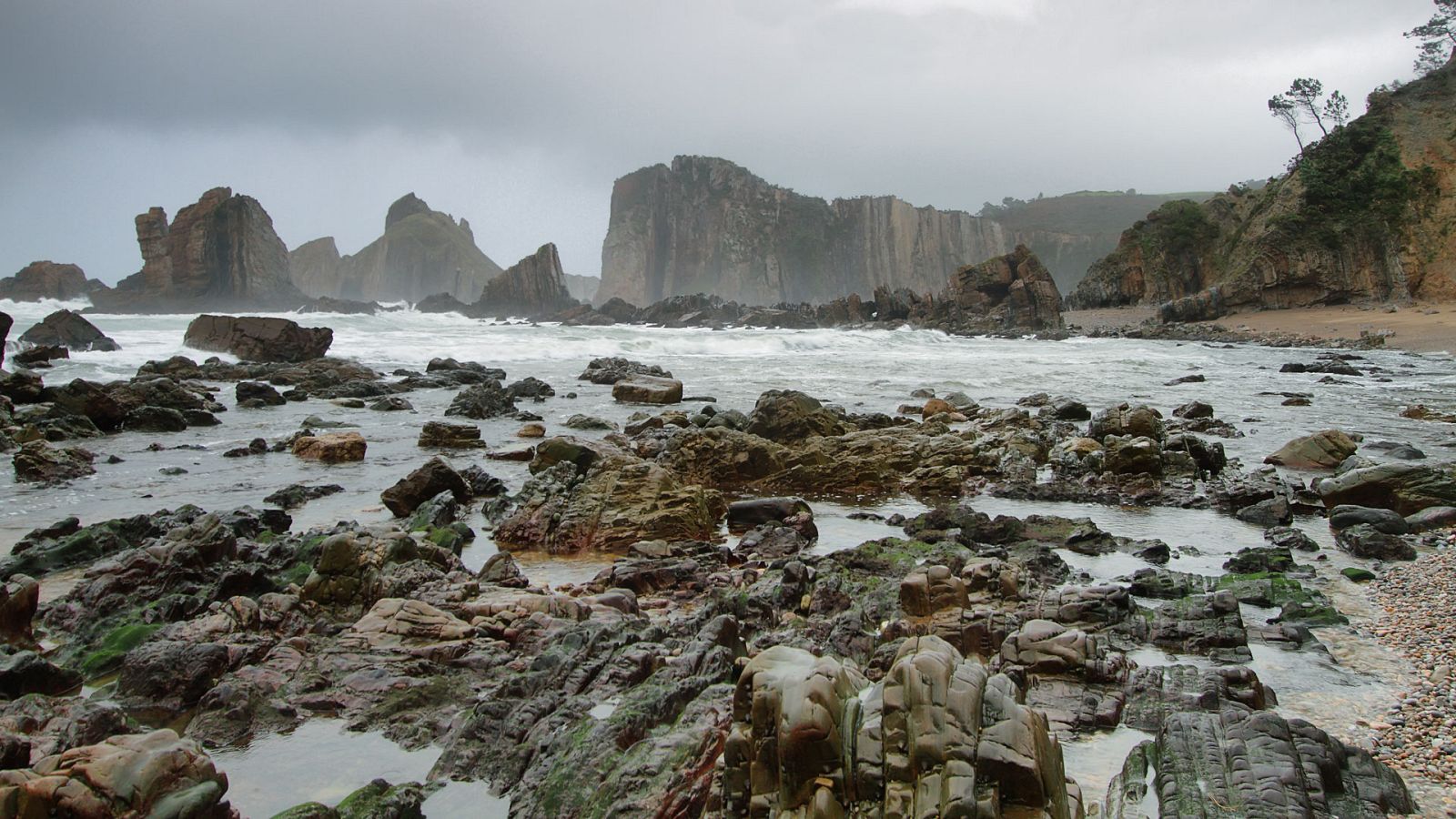 Chubascos y tormentas ocasionales en la mitad norte peninsular - Ver ahora