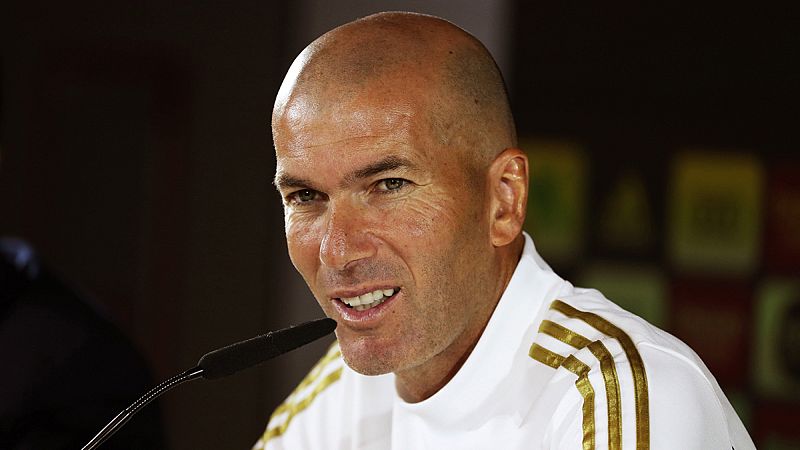 Zidane no se siente "cuestionado" pero asegura que "si no es así, mejor salir"