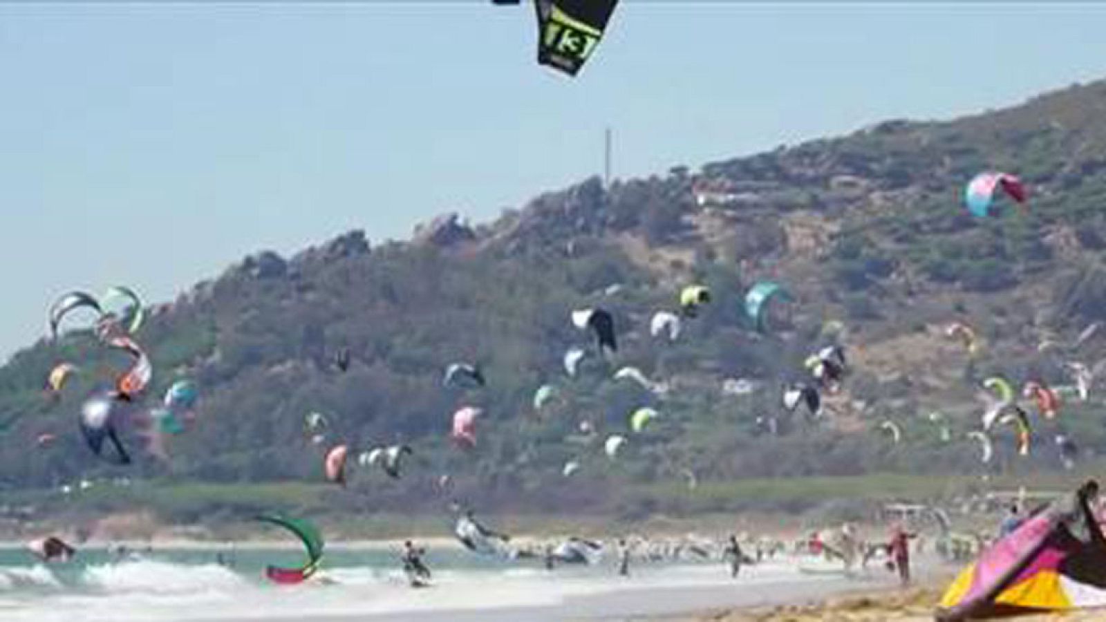 Windsurf contra kitesurf en Tarifa - RTVE.es | Ver