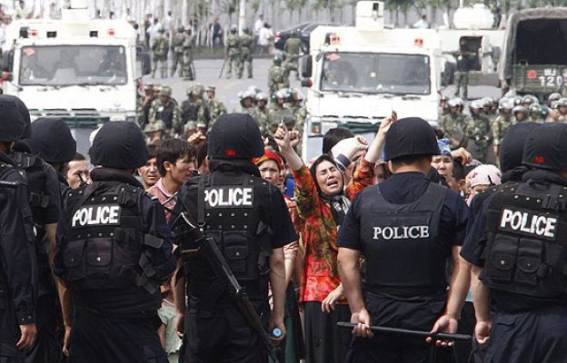  - Chinos 'han' amenazan a los uigures