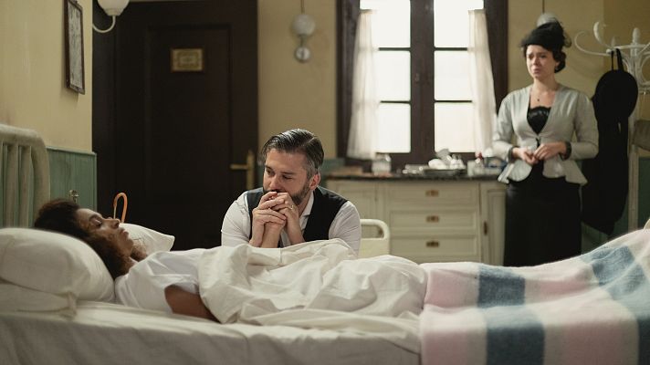 Acacias 38 - Genoveva rompe a llorar delante de Felipe