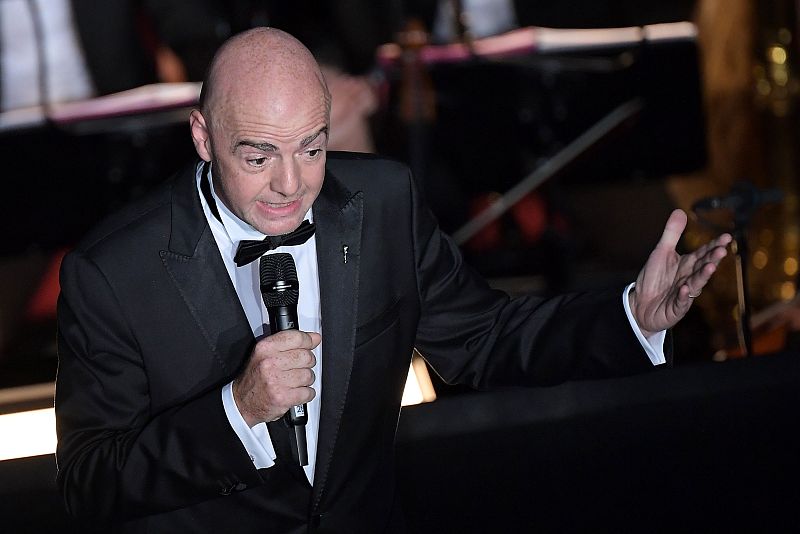 Infantino condena "el racismo en el fútbol y en la sociedad"