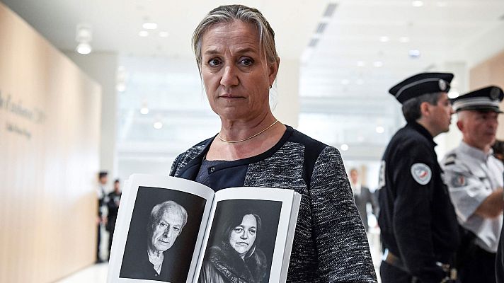 Telediario 1 - Comienza el juicio en Francia por el caso  Mediator