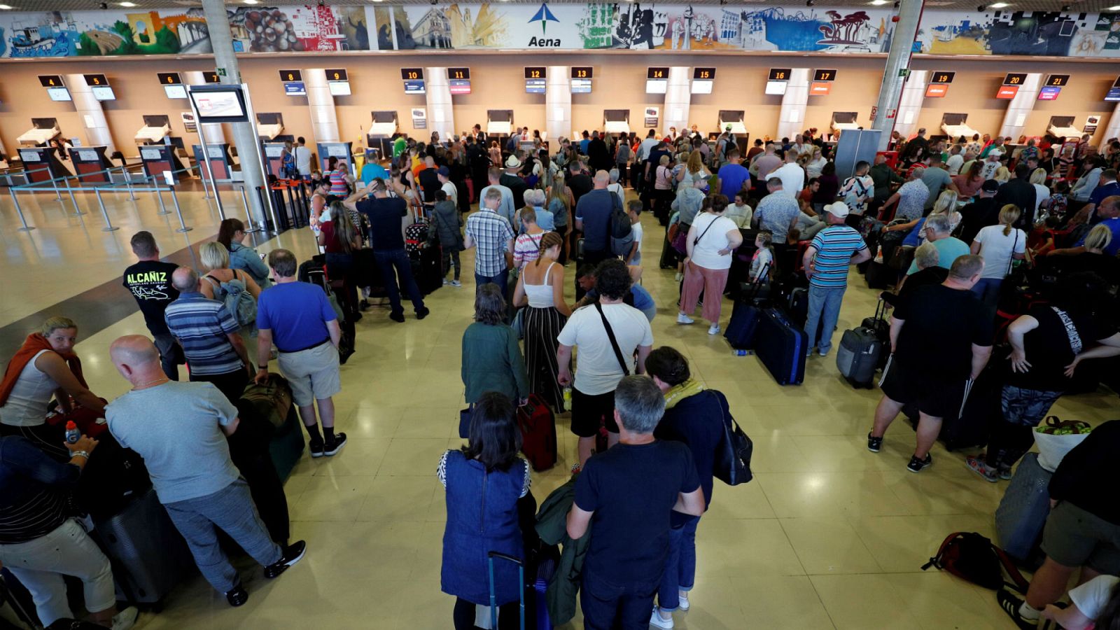 La mañana - La quiebra de Thomas Cook deja la mayor repatriación de la historia