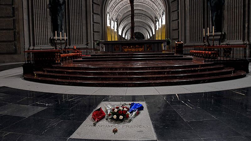 La sentencia de exhumación de Franco se cuela en la precampaña