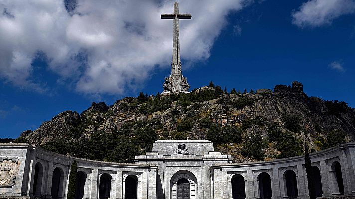 Telediario 1 - El Supremo avala la exhumación de Franco