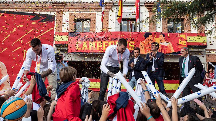 Telediario 1 - Las Rozas rinde homenaje a los hermanos Hernangómez
