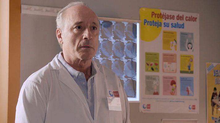 Servir y proteger - Antúnez registra el ordenador del Doctor Torres