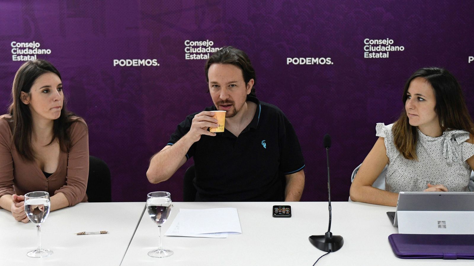 Iglesias dice que respeta el partido de Errejón y añade: Podemos no nació para "apuntalar el bipartidismo"