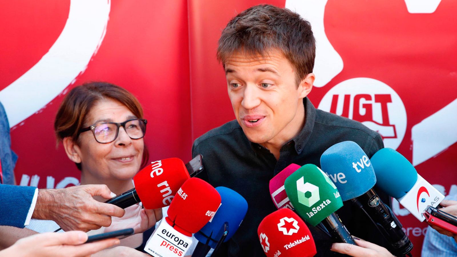 Errejón califica de "irresponsabilidad" la repetición de elecciones e Iglesias dice que los votos de Podemos "no se dan a cambio de nada"