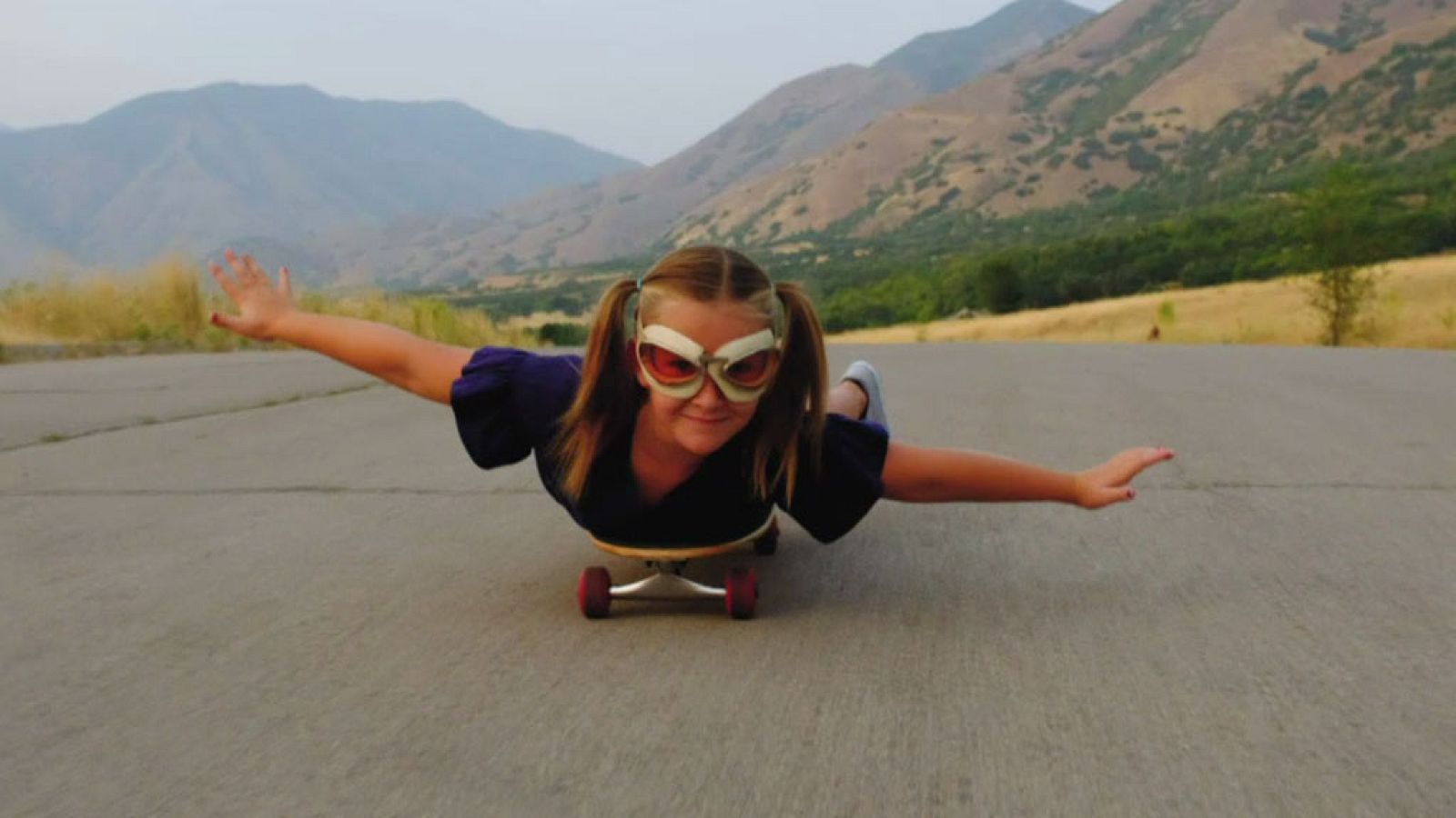 CAMPAÑA 'DÍA DE LA NIÑA'- Igual de...ATREVIDAS - El mes de... | Ver