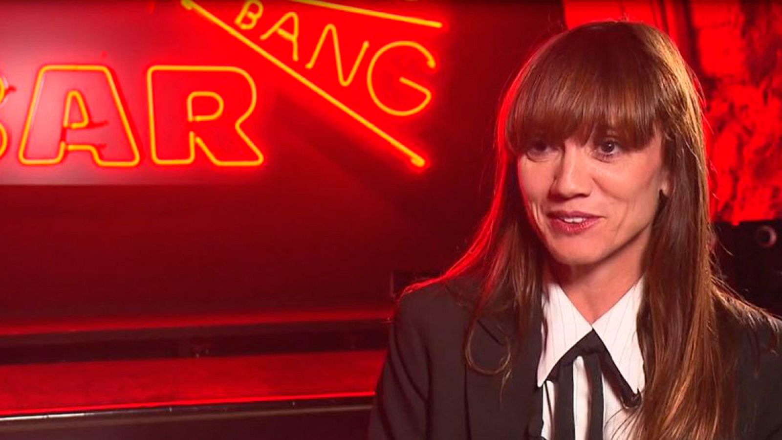 Atención obras - La Bien Querida, cantante y compositora