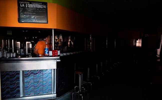 Telediario 1 - Red Eléctrica atribuye el apagón de Tenerife a un fallo fortuito en un transformador sin descartar otras causas