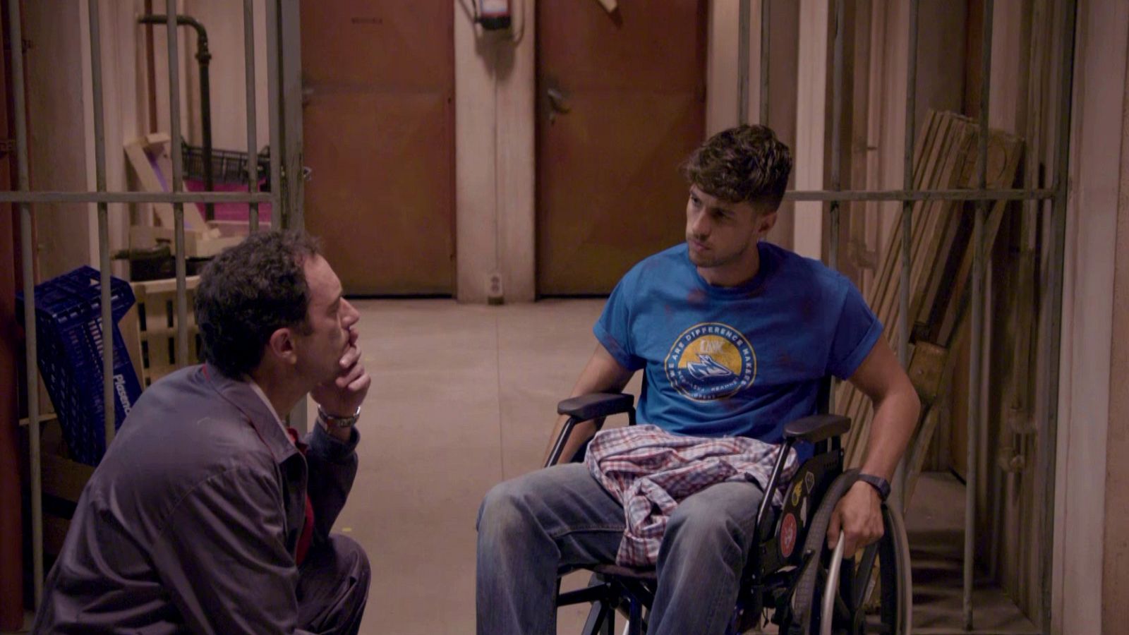 Nicolás convence a Samu para vender el puesto