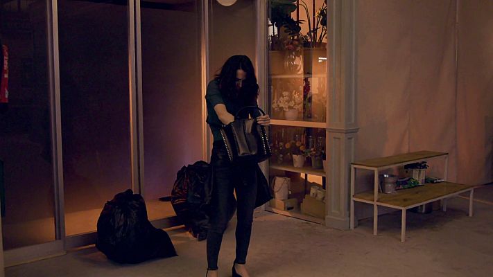 Mercado Central - Celia se queda encerrada en el mercado