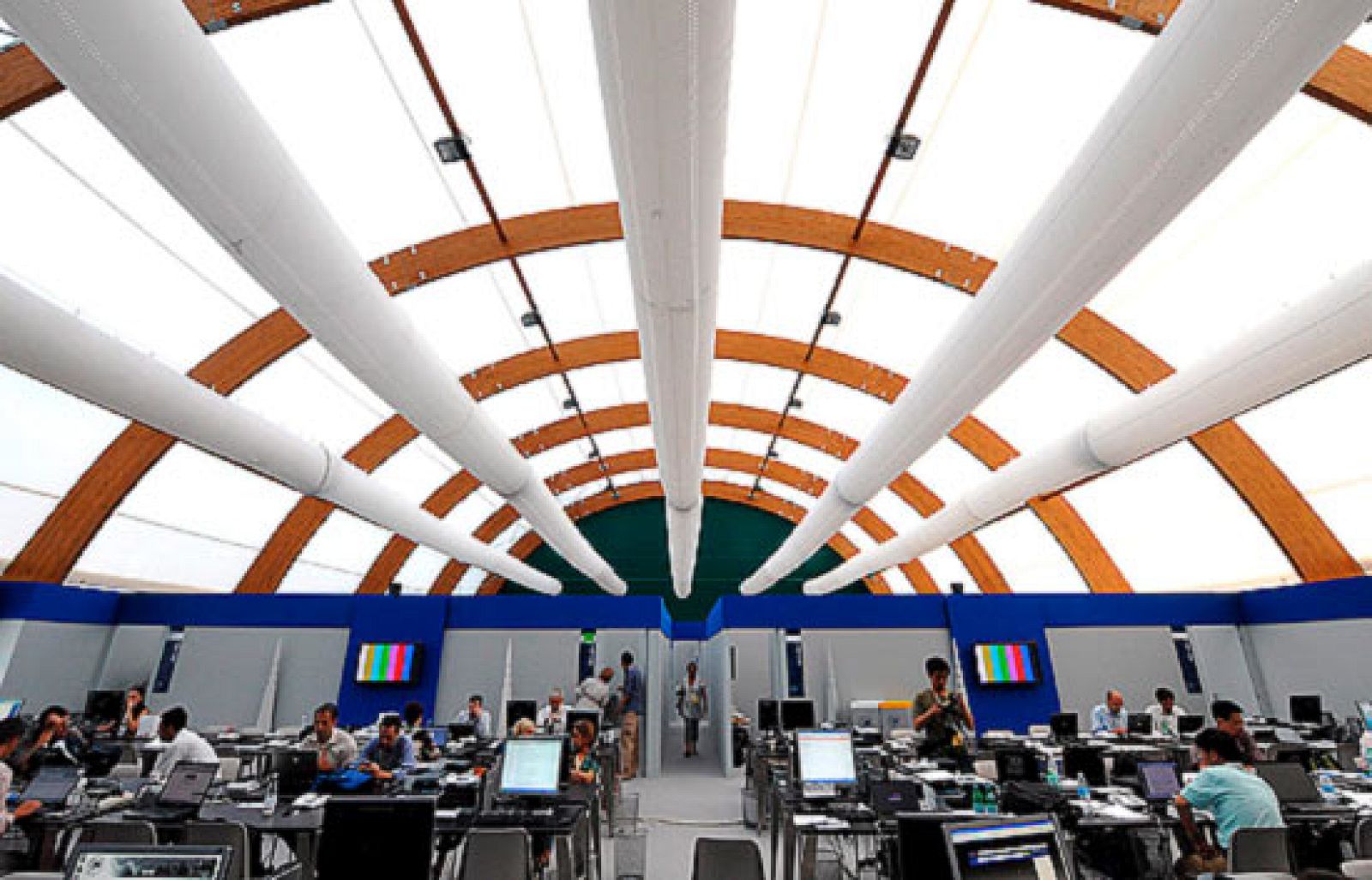 La ciudad italiana de L'Aquila acoge la cumbre del G-8, después del desolador terremoto que causó más de 310 muertos en el mes de abril. Barack Obama aterriza este miércoles en Roma para asistir a la cumbre que se inicia este jueves.