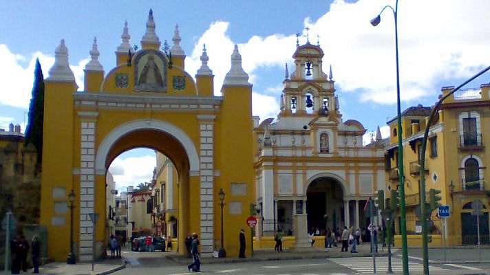 Telediario 1 - Piden la exhumación del militar franquista Queipo de Llano de la Basílica de la Macarena de Sevilla