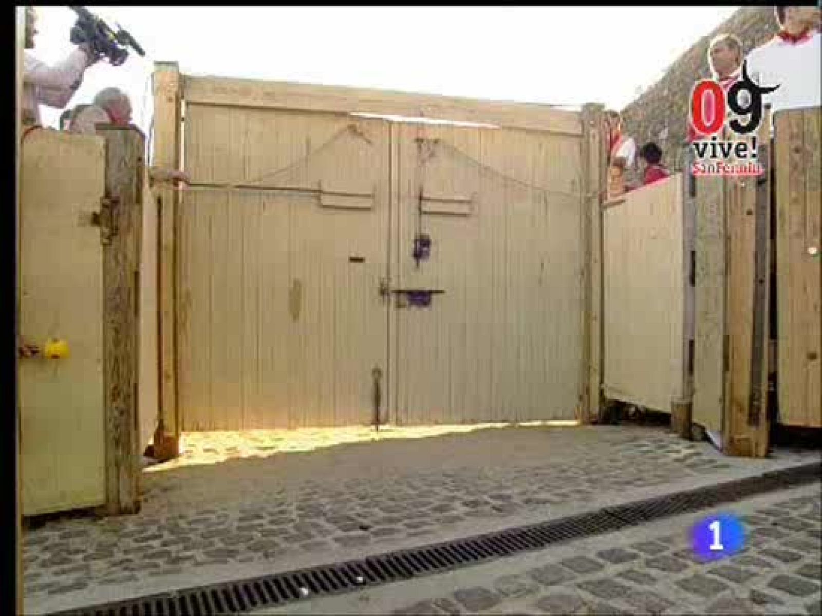 Segundo encierro 2009. La salida de los corrales | Ver