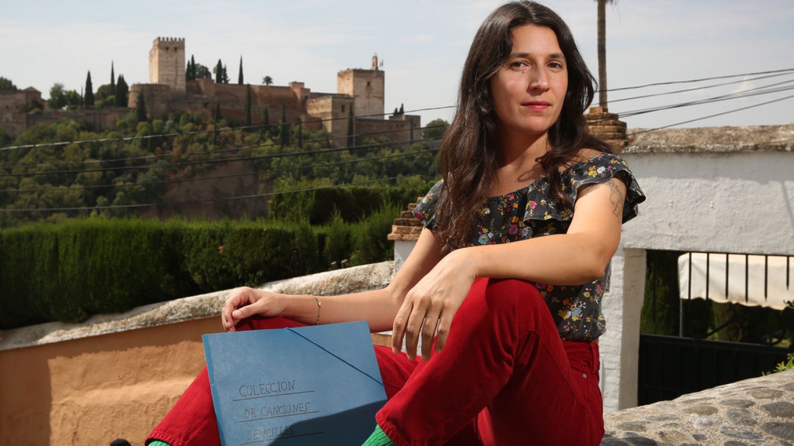 Atención Obras- Lorena Álvarez, cantante y compositora