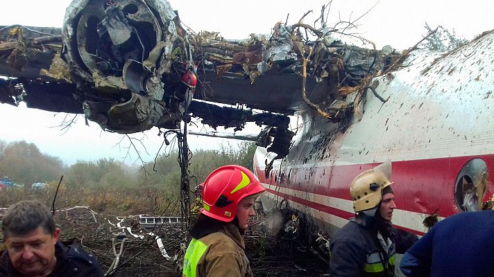 Telediario 1 - Ucrania apunta a la falta de combustible como posible causa del accidente del avión de carga