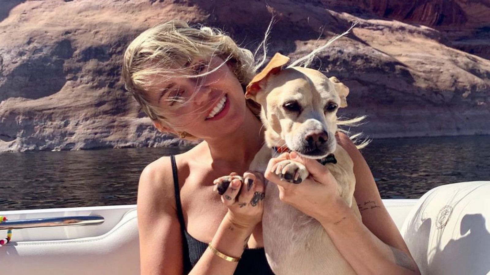 Corazón - Miley Cyrus presume de nueva pareja