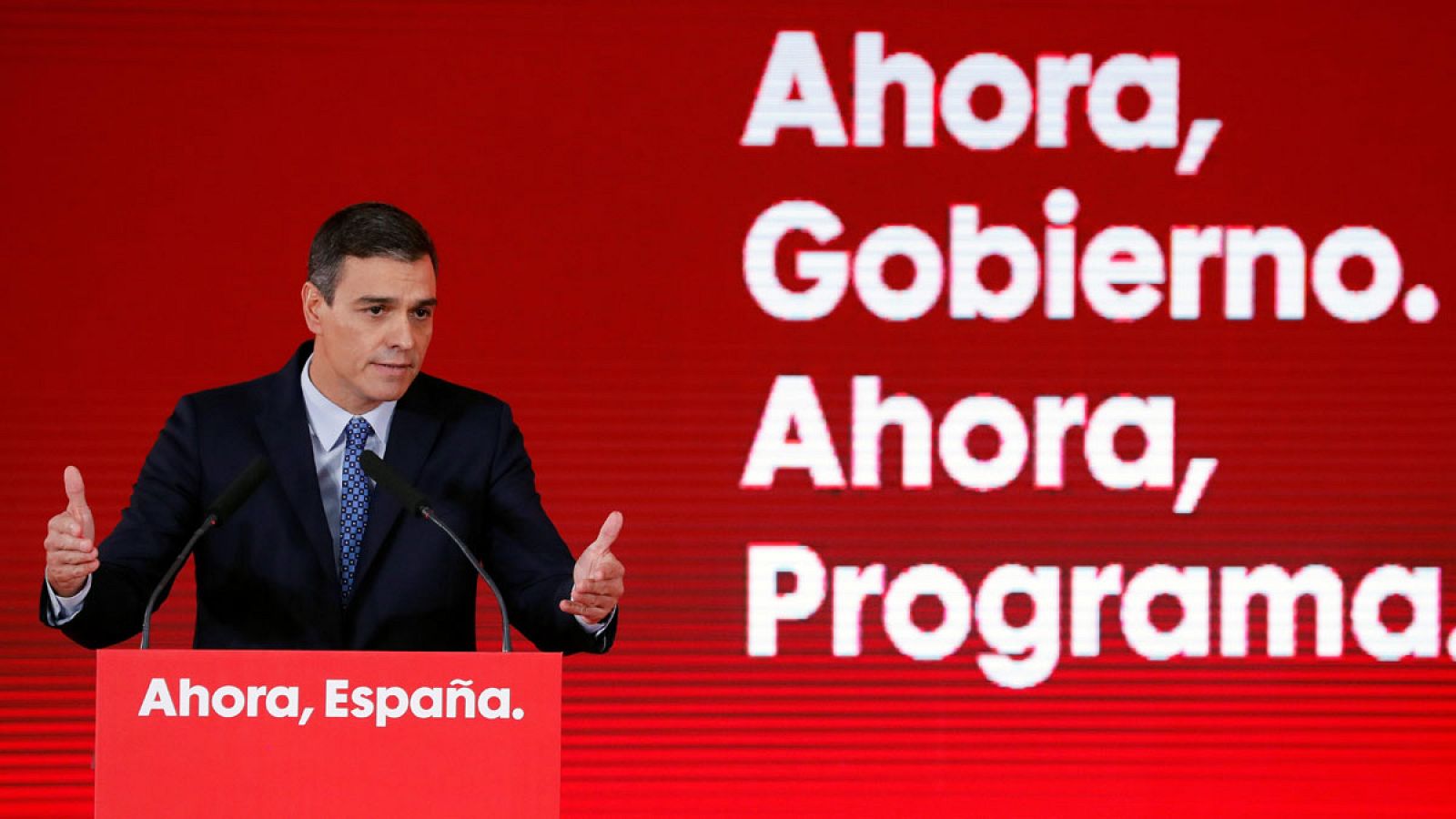 Subir el salario mínimo y las pensiones, dos de las medidas principales del PSOE para el 10N