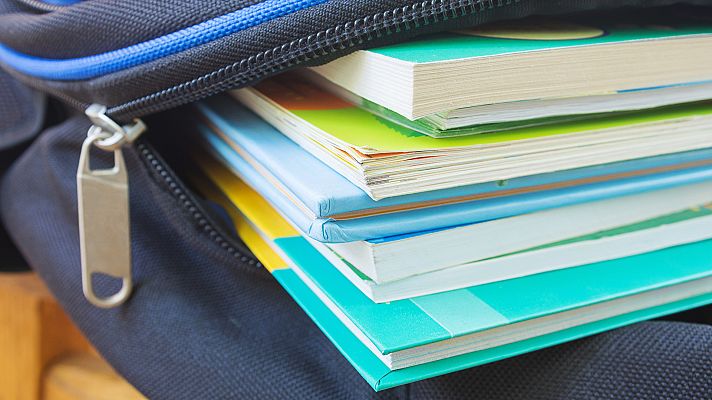 Telediario 1 - Demanda colectiva contra los editores por los precios de los libros de texto