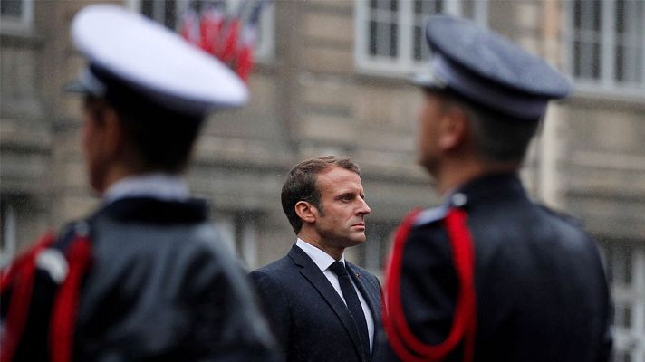 Telediario 1 - Macron promete una "lucha implacable" contra el terrorismo yihadista en el homenaje a los cuatro policías asesinados