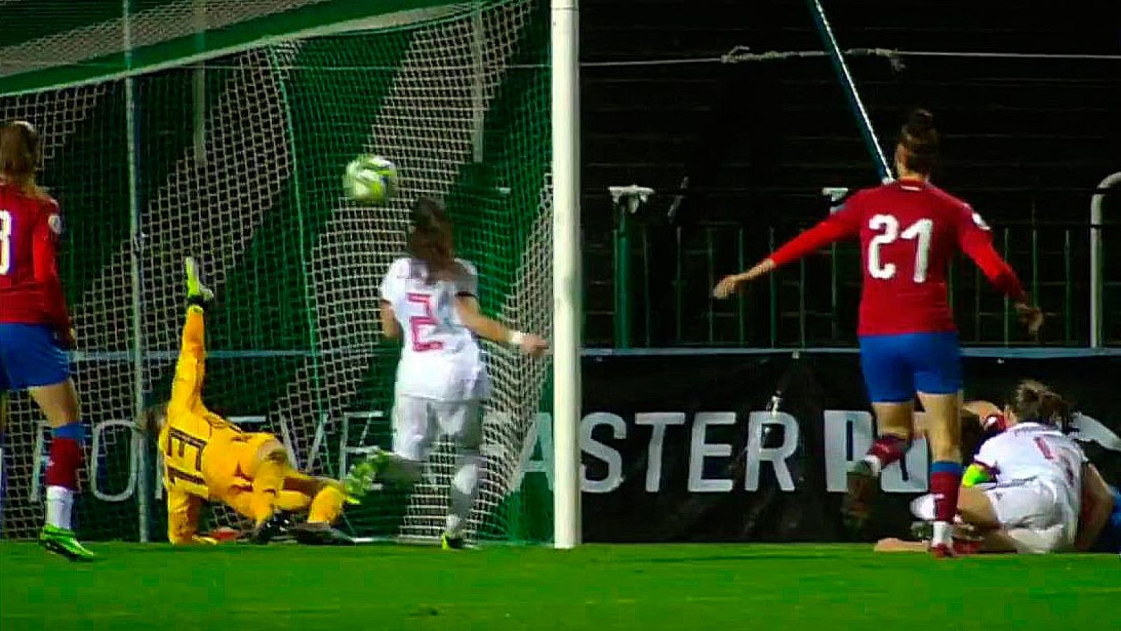 República Checa 1-5 España: Vonkova anota el de la honra | Ver
