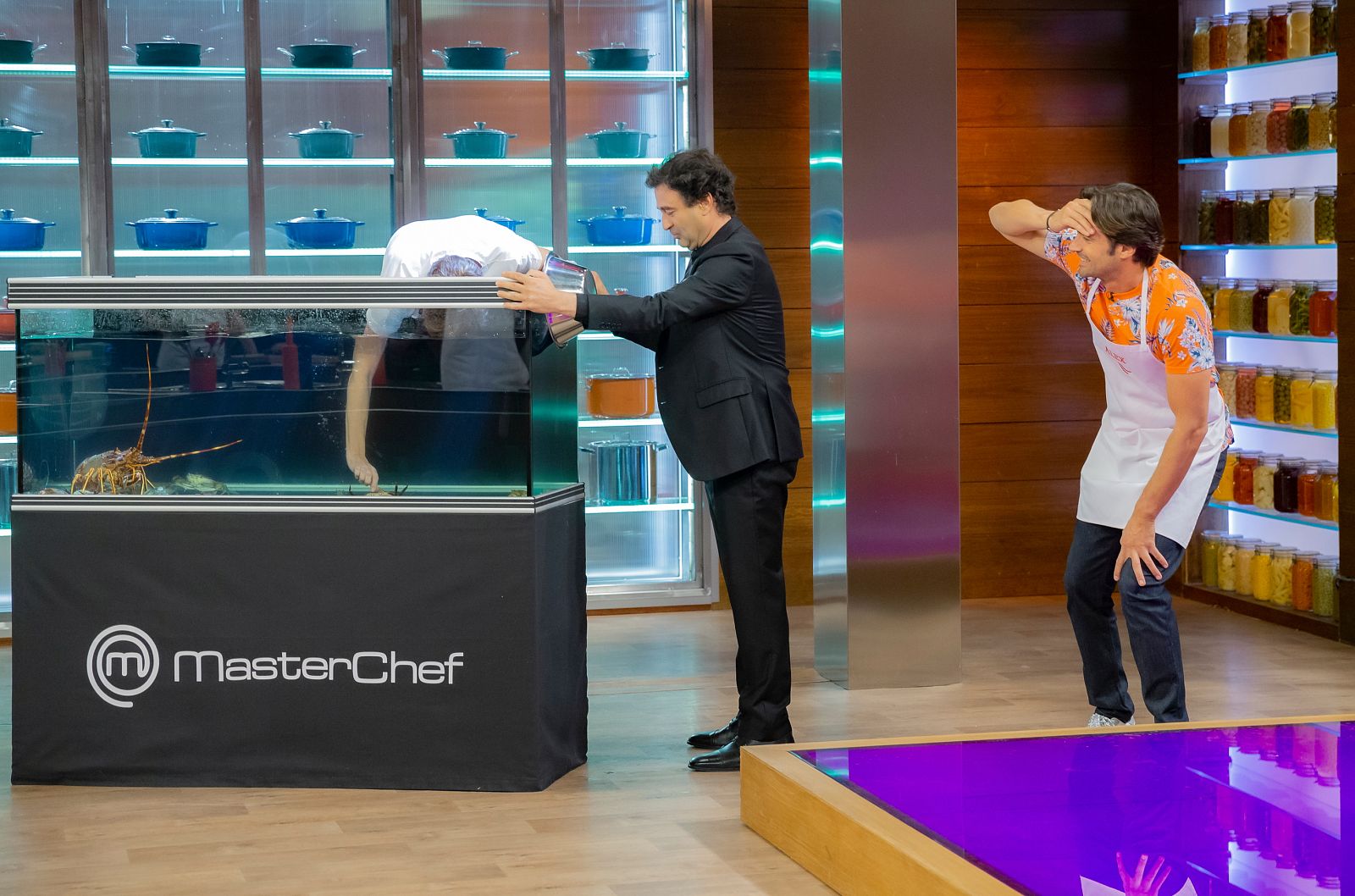 Anabel practica submarinismo en las cocinas | Ver