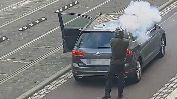 Informativo 24h - Un ataque de extrema derecha en una sinagoga y en un restaurante turco deja dos muertos en la localidad alemana de Halle